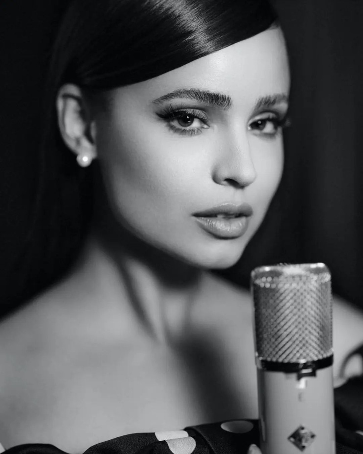 Sofia Carson