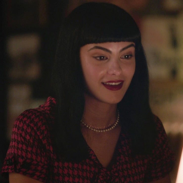 Camila Mendes