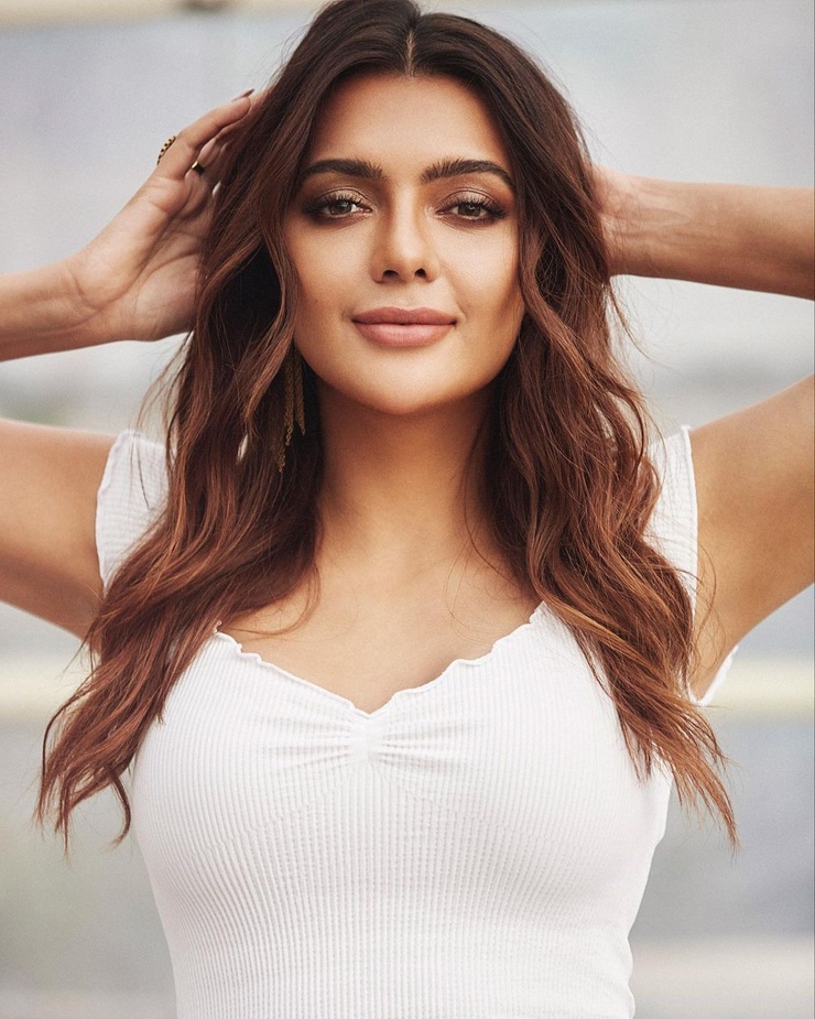 Ruhi Singh Ruhi Singh