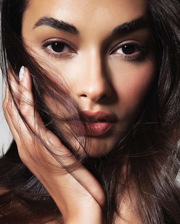 Gizele Oliveira Gizele Oliveira