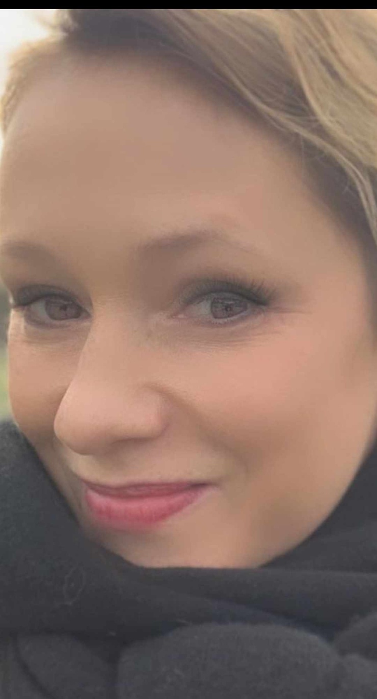 JULIA LIVAGE