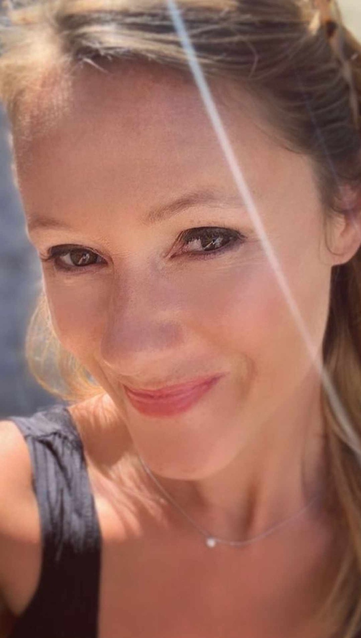 JULIA LIVAGE