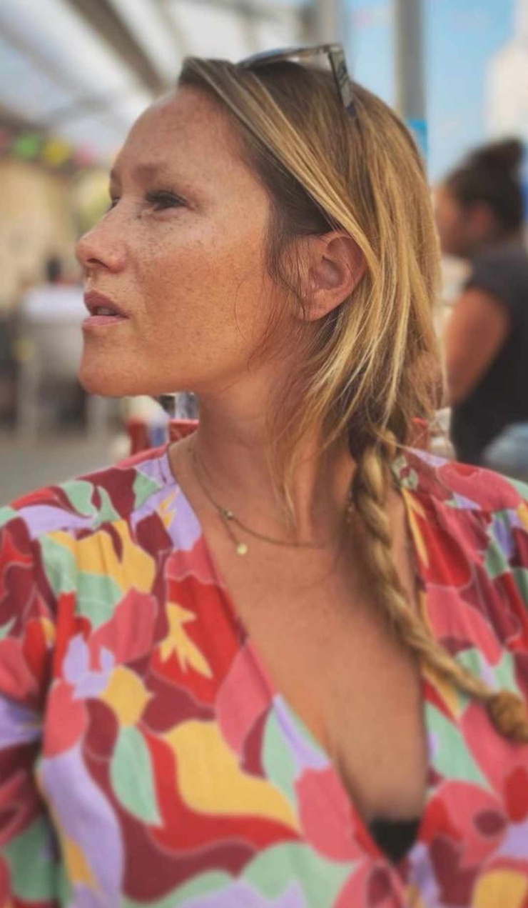 JULIA LIVAGE
