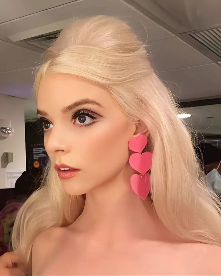 Anya Taylor-Joy Anya Taylor-Joy
