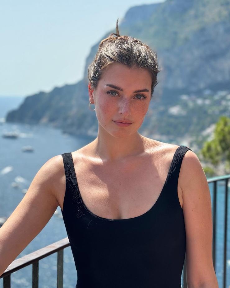 Jessica Clements Jessica Clements