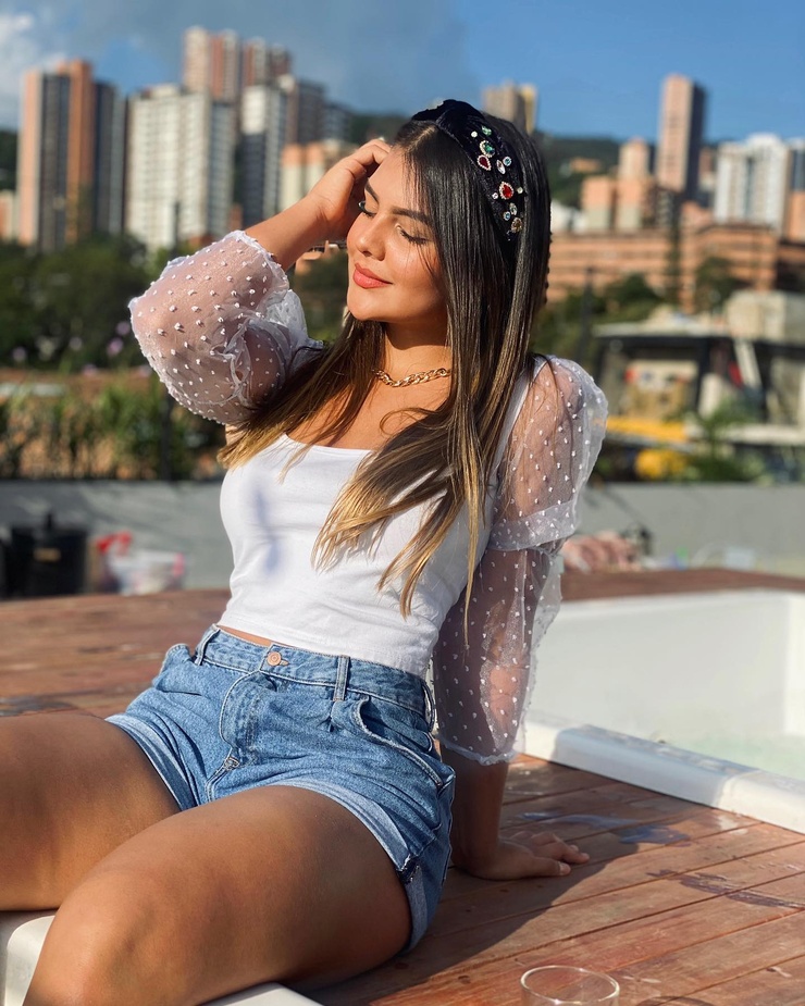 LAURA GIRALDO