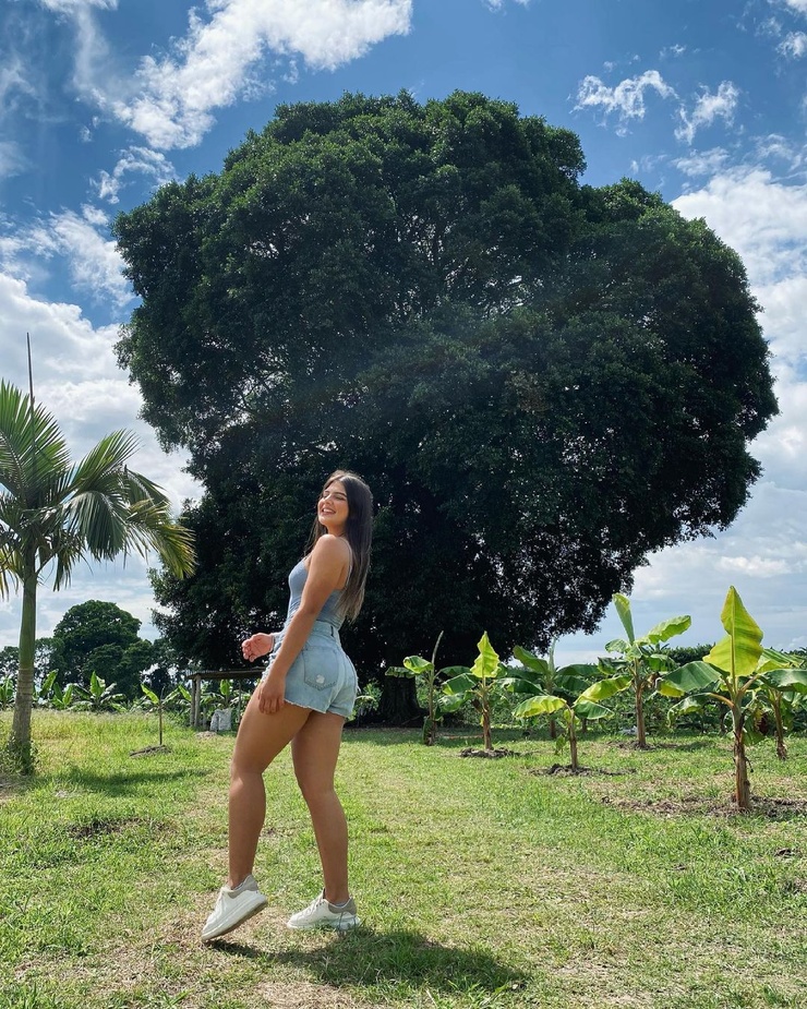 LAURA GIRALDO