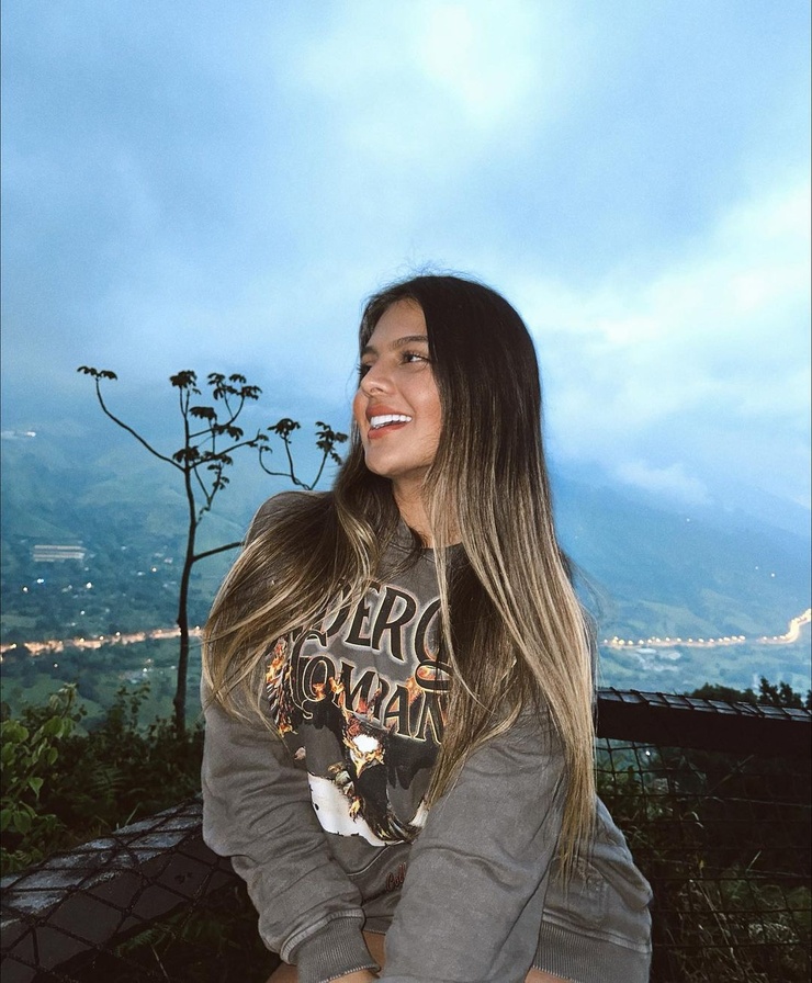 LAURA GIRALDO