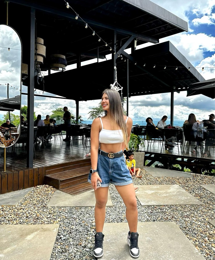 LAURA GIRALDO