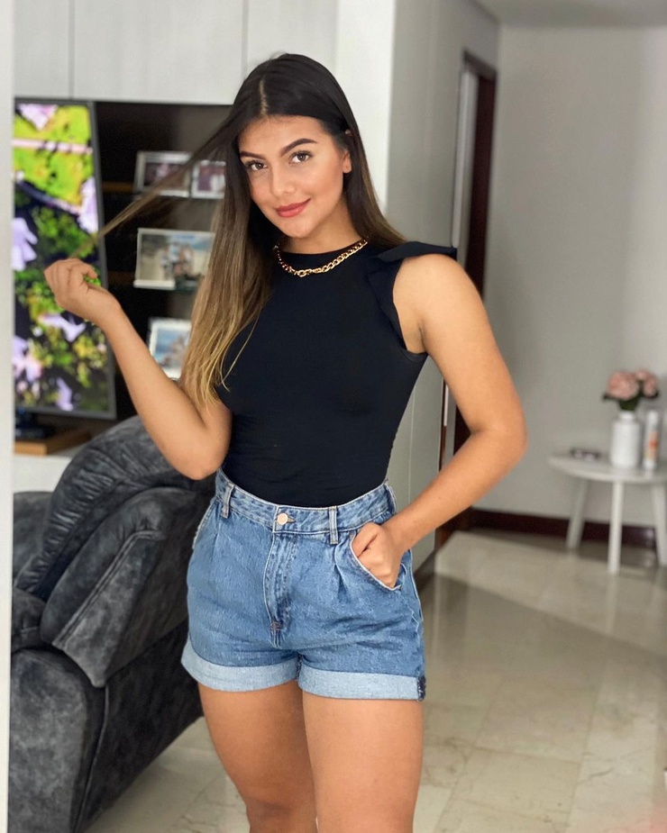 LAURA GIRALDO