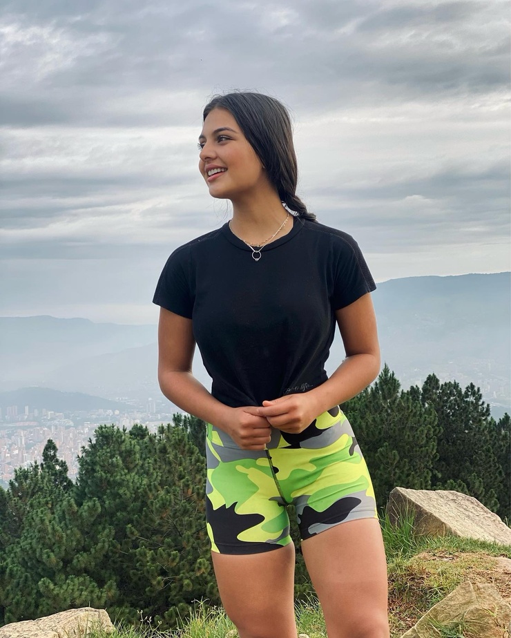 LAURA GIRALDO
