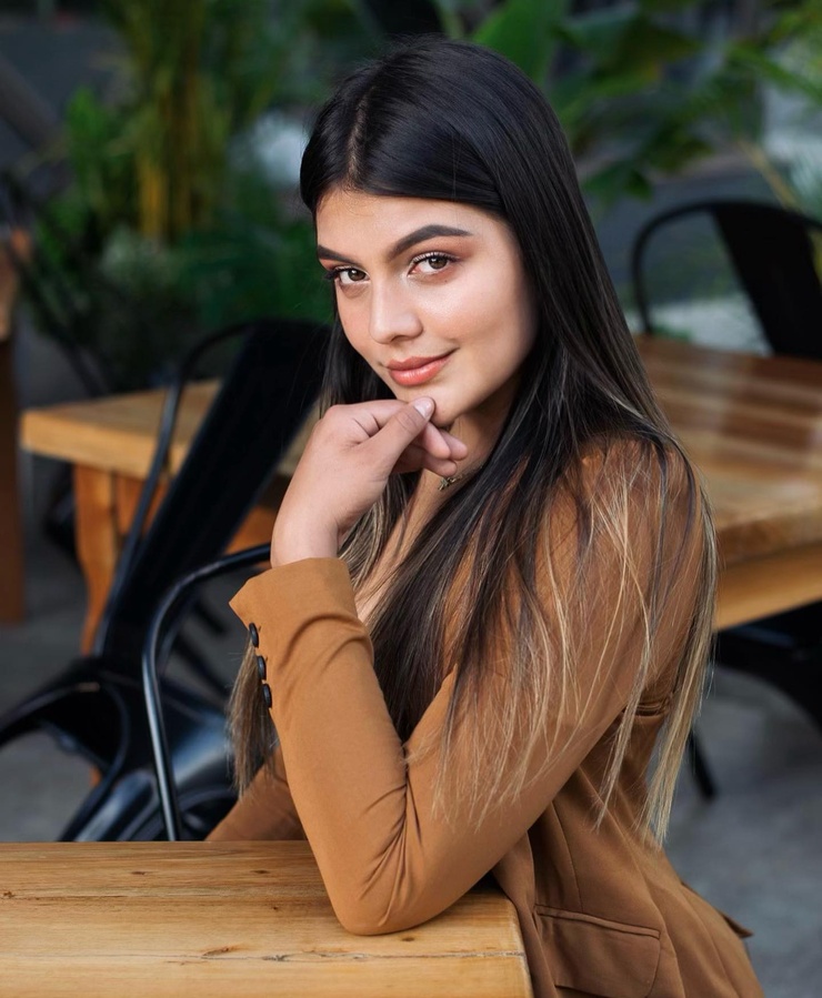 LAURA GIRALDO LAURA GIRALDO
