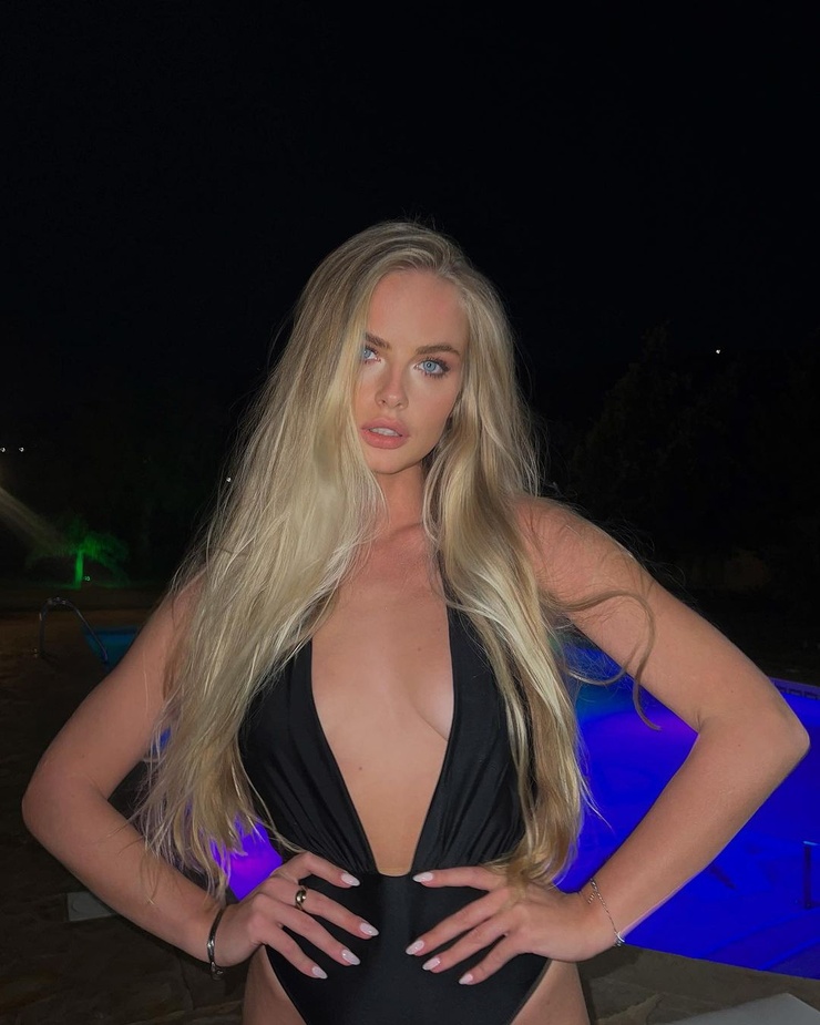 Polina Tsarenkova Polina Tsarenkova