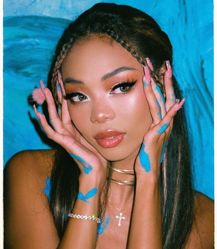 Stephanie Hikaru picture