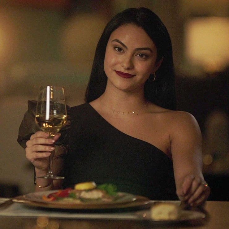 Camila Mendes