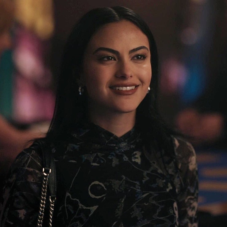 Camila Mendes