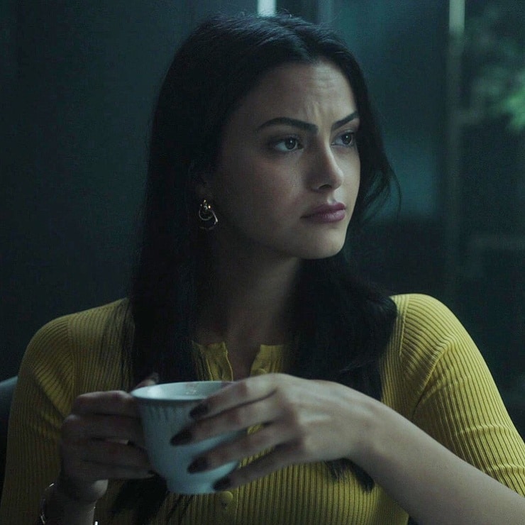 Camila Mendes