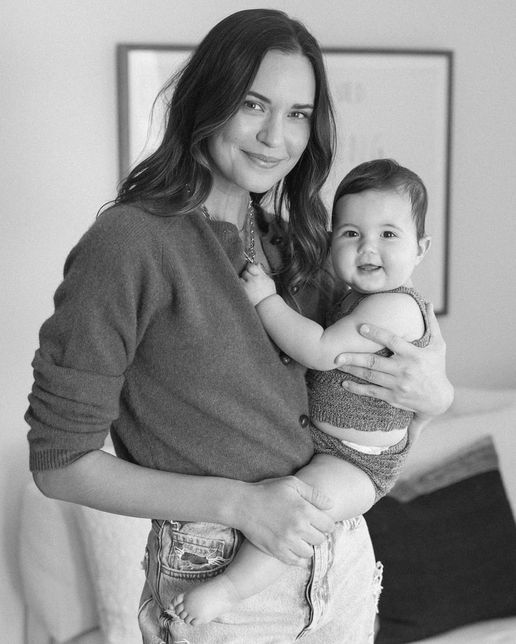 Picture of Odette Annable