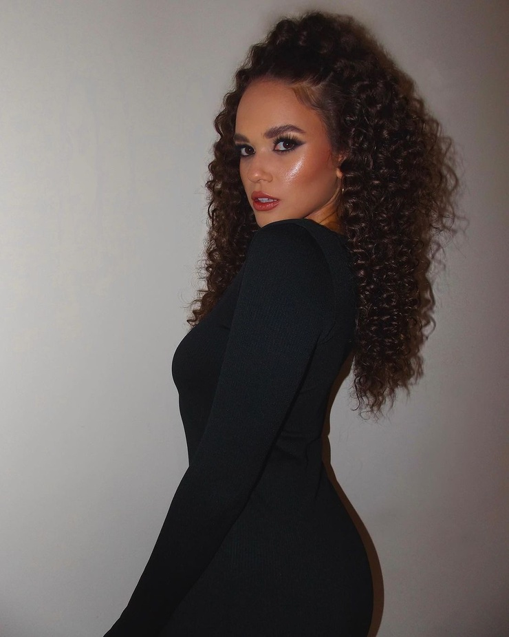 Madison Pettis picture