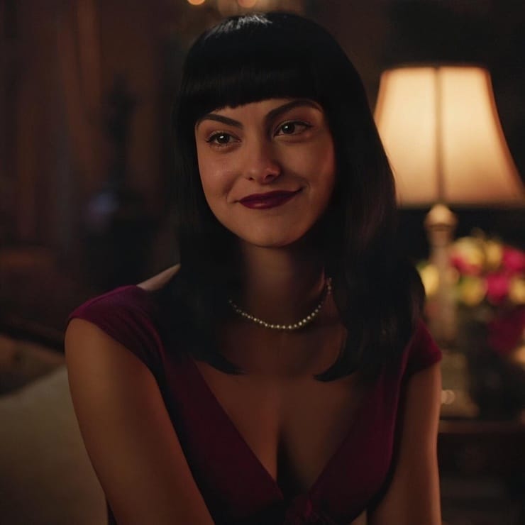 Camila Mendes