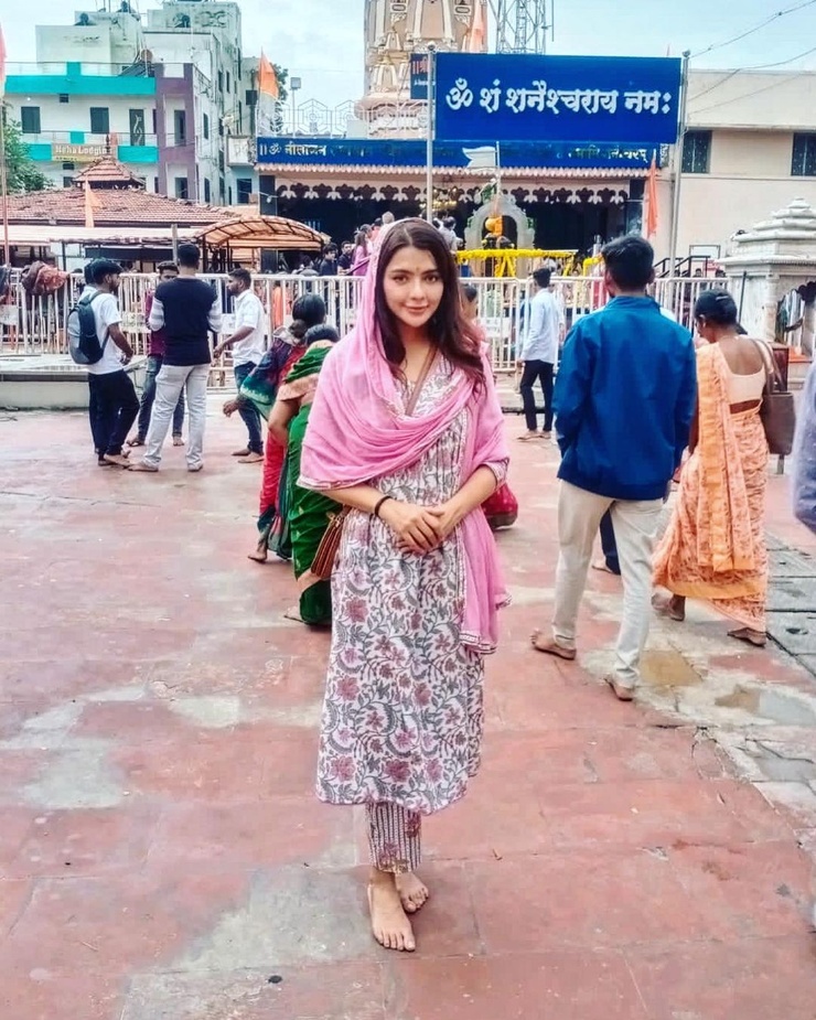 Ruhi Singh Ruhi Singh