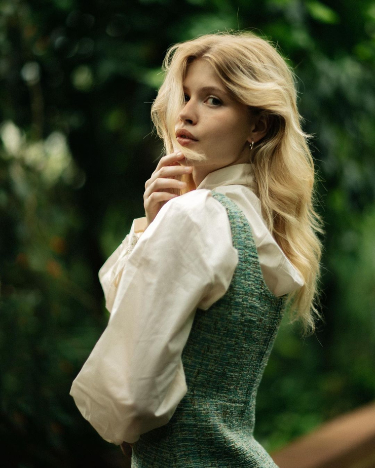 Image of Luna (model)