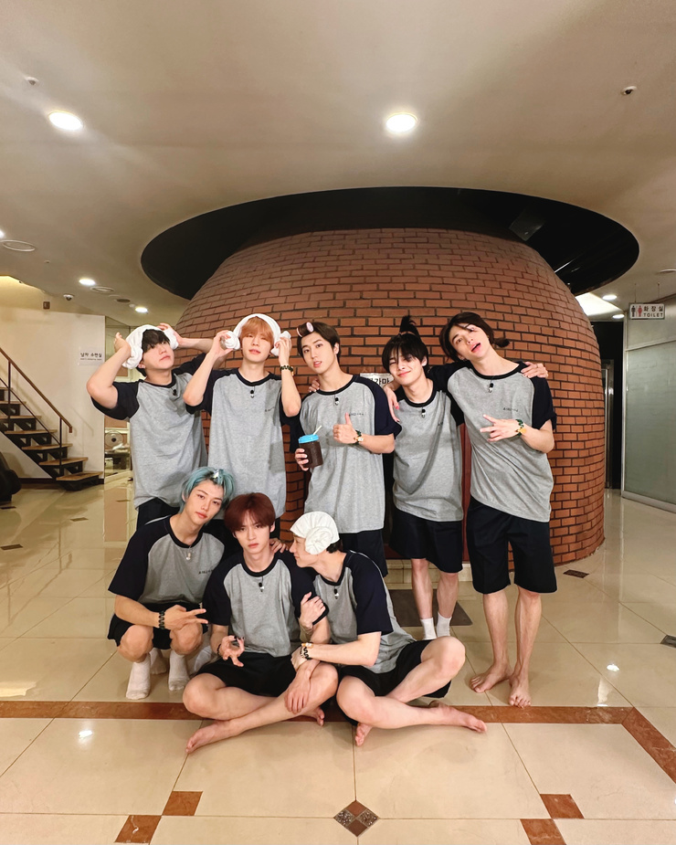 Stray Kids