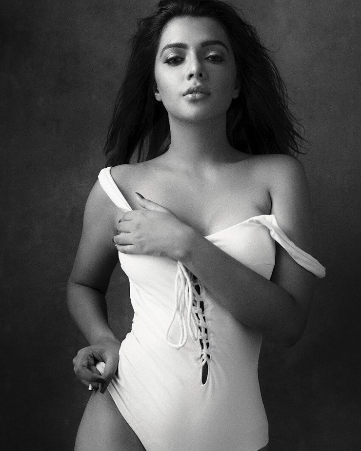 Ruhi Singh Ruhi Singh