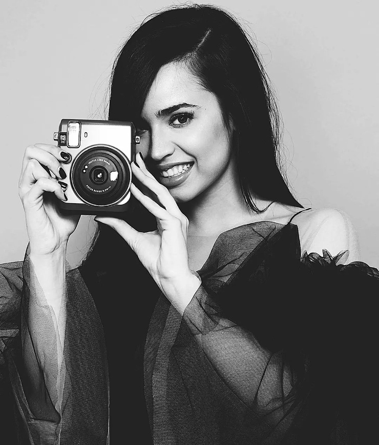 Sofia Carson