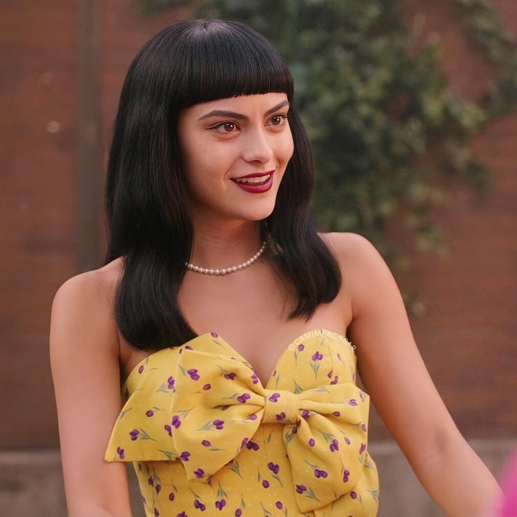 Camila Mendes