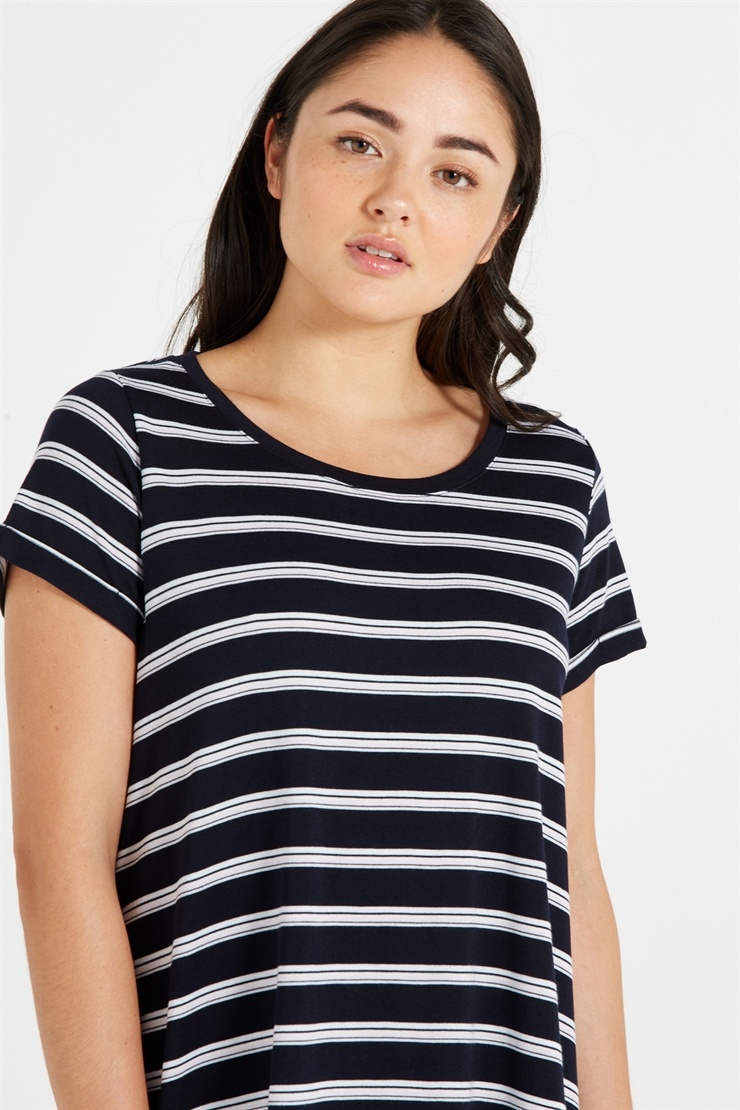 picture-of-emma-downey