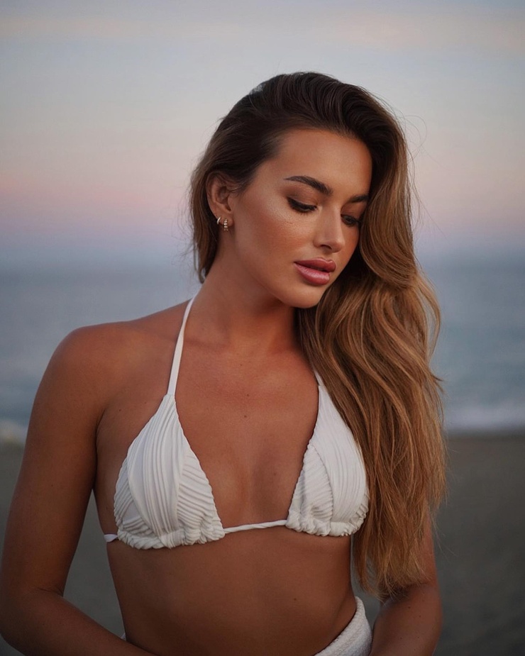 Izabela Ion Izabela Ion