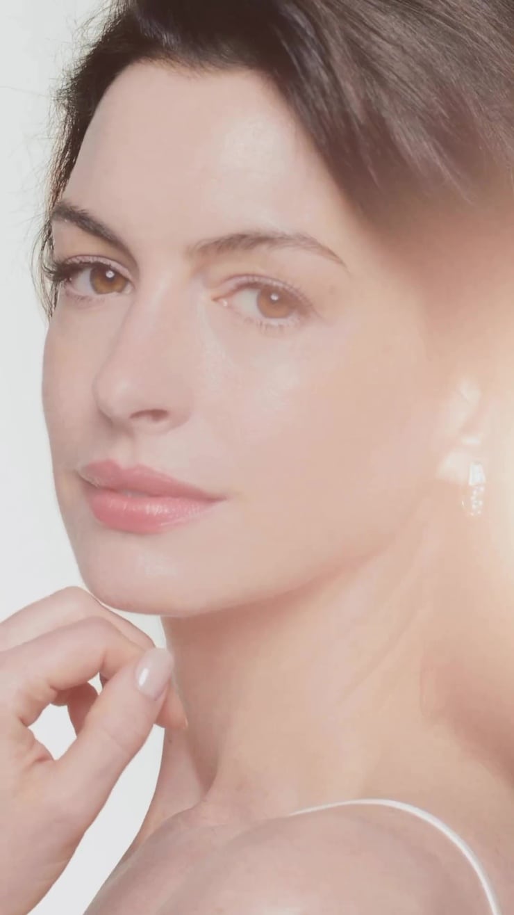 Anne Hathaway