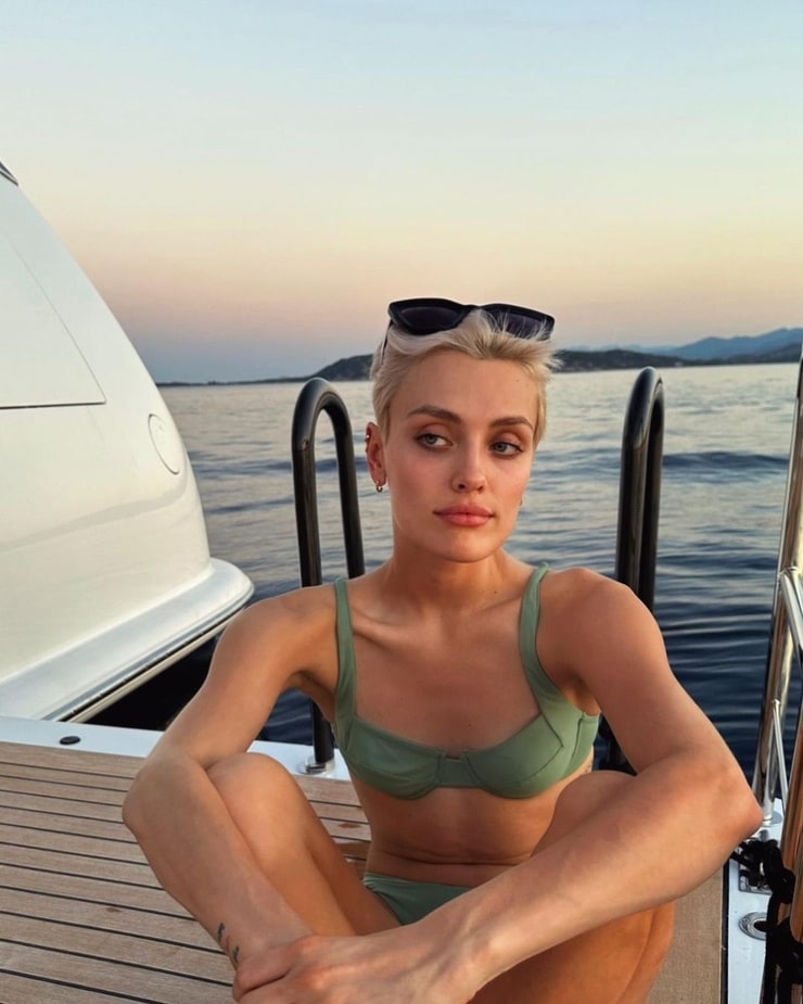 Wallis Day Wallis Day