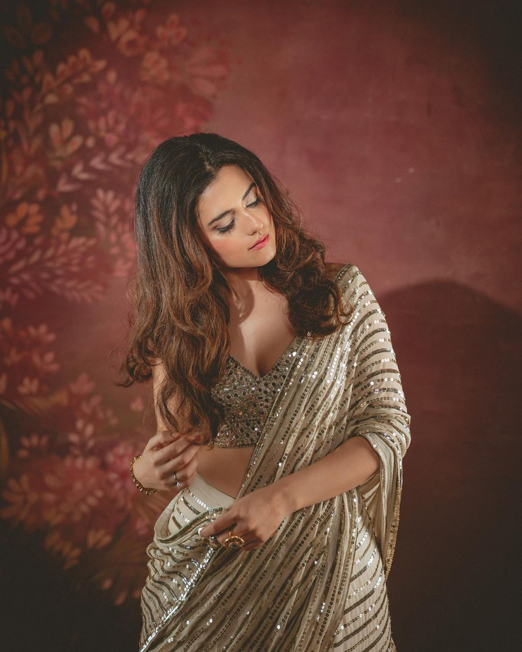 Riddhi Dogra