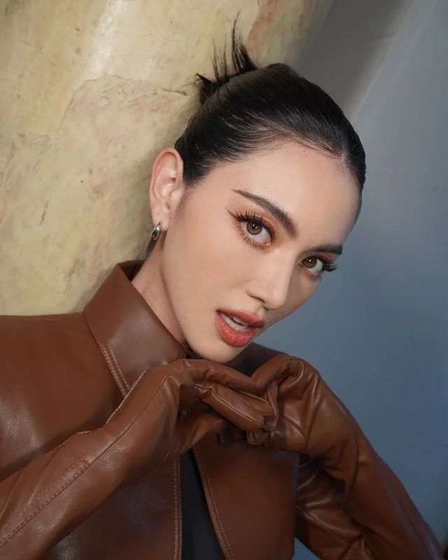 Davika Hoorne Davika Hoorne
