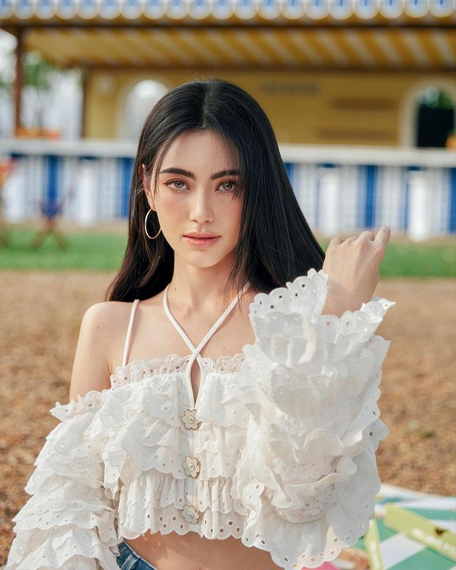 Davika Hoorne Davika Hoorne