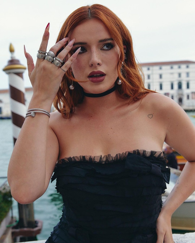 Bella Thorne Bella Thorne