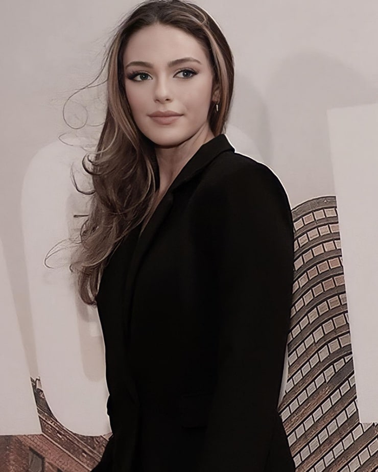 Danielle Rose Russell