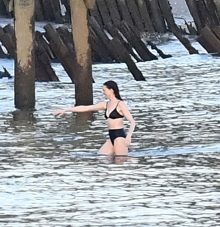 Anne Hathaway