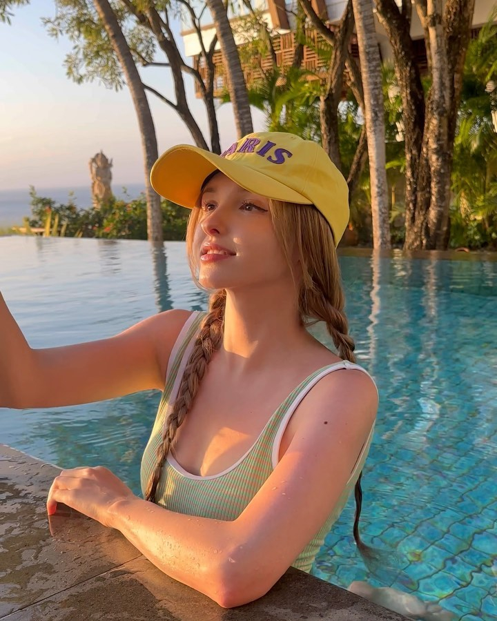 Elina Karimova Elina Karimova