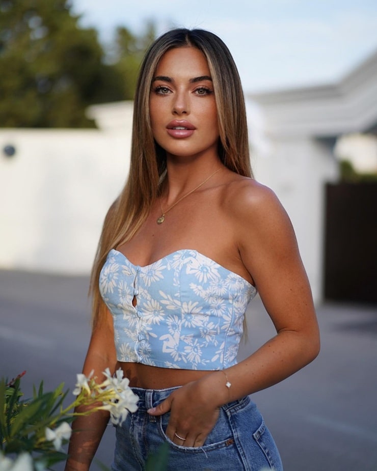 Izabela Ion Izabela Ion
