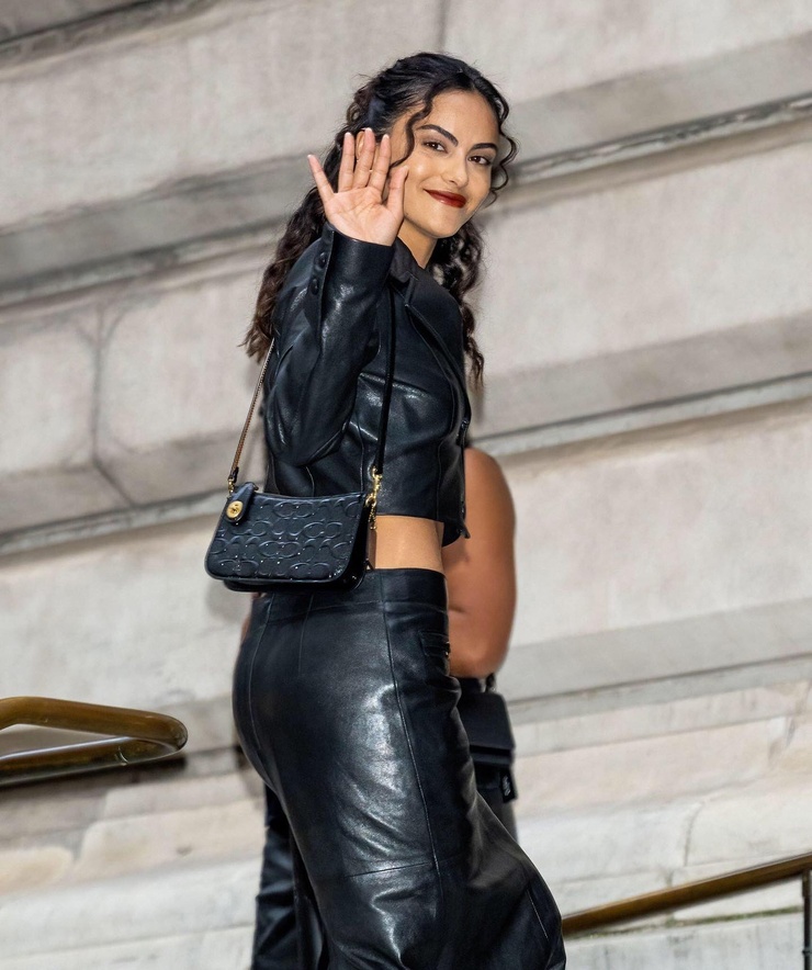 Camila Mendes
