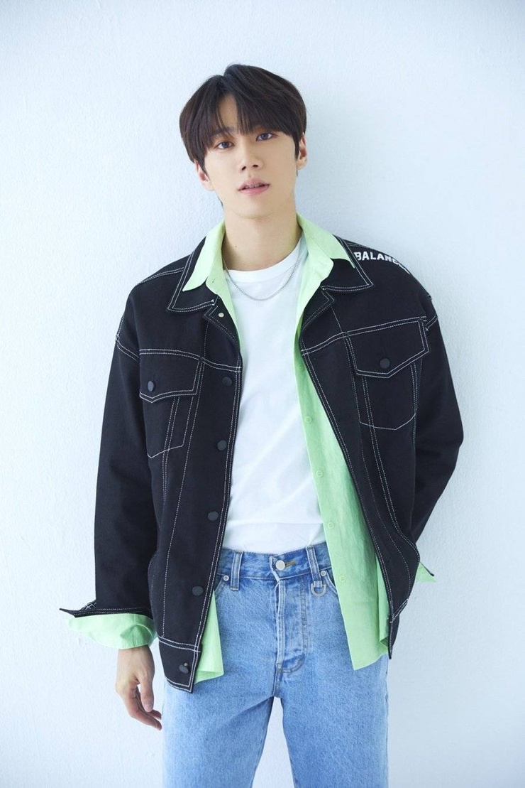 Joon-Young Lee
