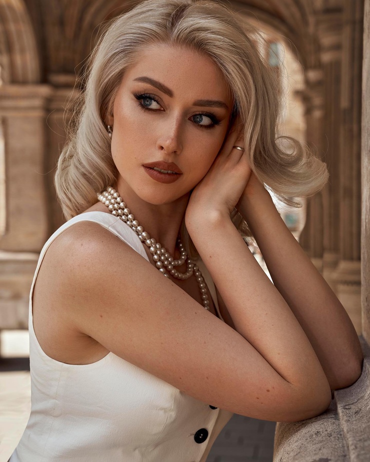 Alexandra Frenkel