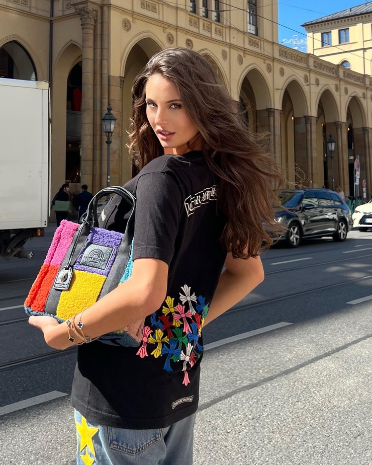 Carina Zavline