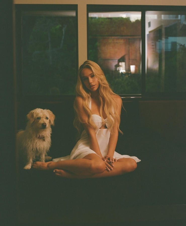 Alexis Ren Alexis Ren