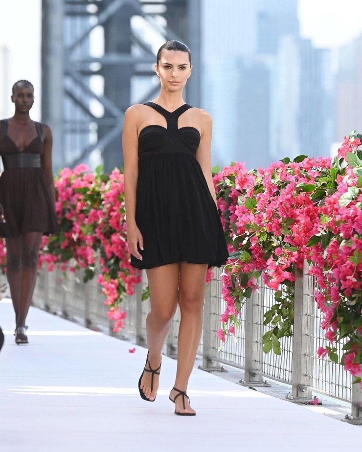 Emily Ratajkowski