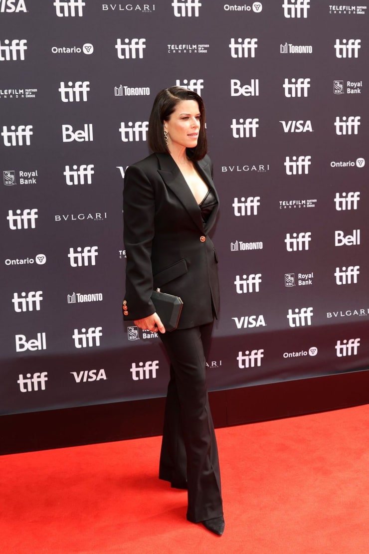 Neve Campbell