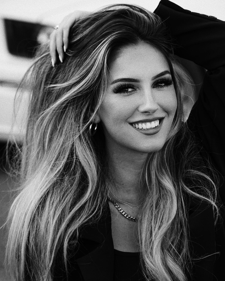 Elly Stark Elly Stark